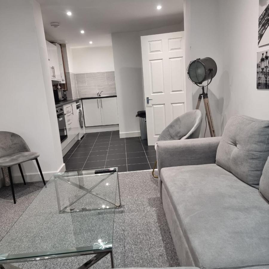 Classic 2 Bed Apartment In Oldkent Road Λονδίνο Εξωτερικό φωτογραφία