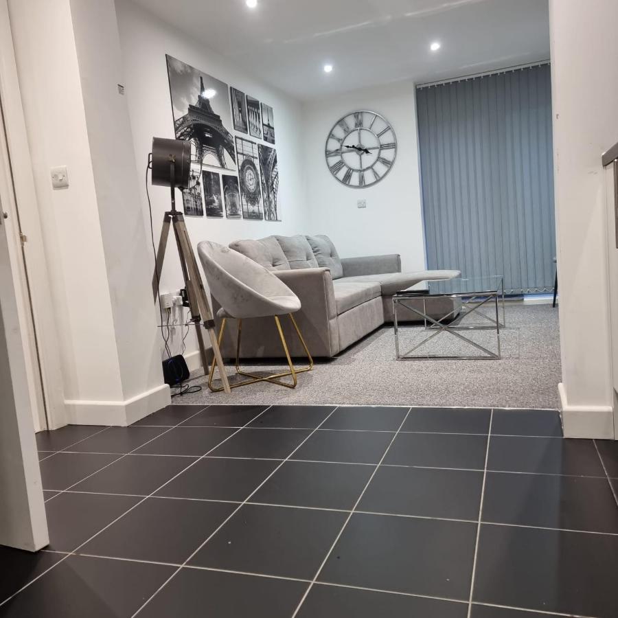 Classic 2 Bed Apartment In Oldkent Road Λονδίνο Εξωτερικό φωτογραφία