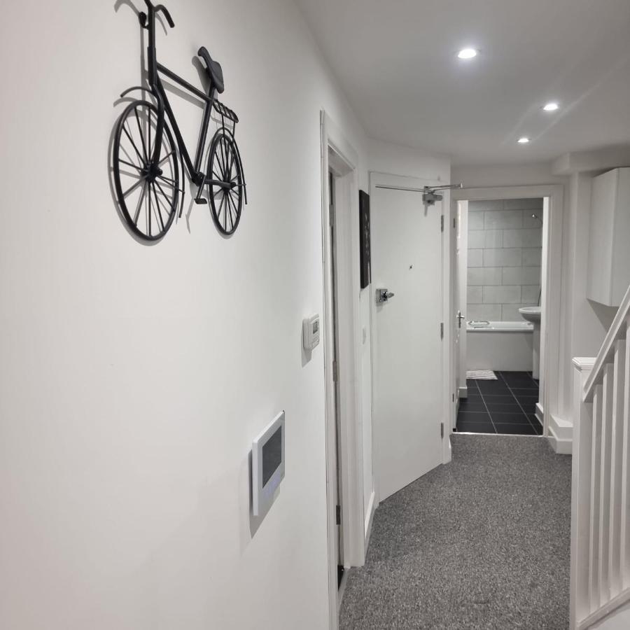 Classic 2 Bed Apartment In Oldkent Road Λονδίνο Εξωτερικό φωτογραφία